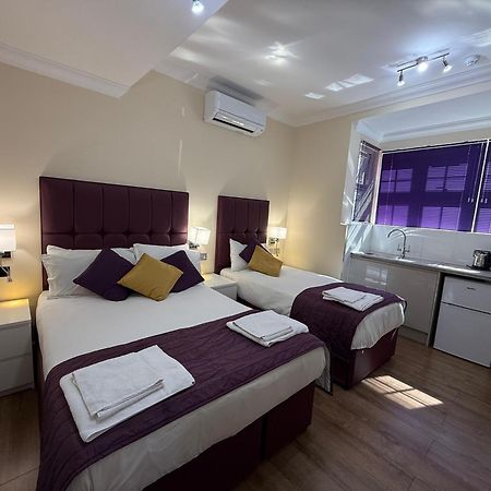 Crompton Guest House Hounslow Exteriör bild