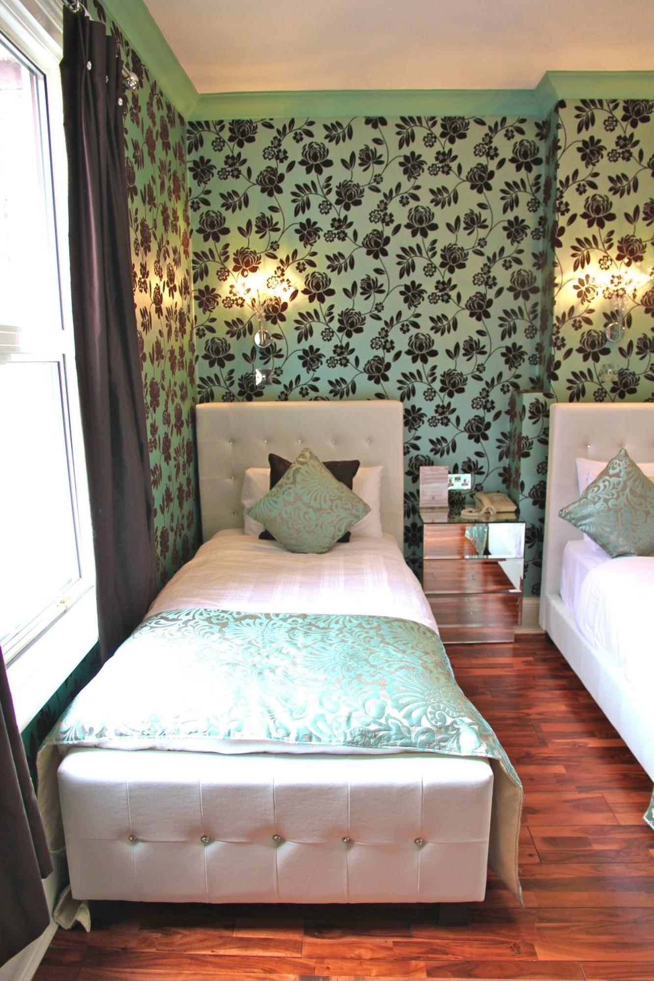 Crompton Guest House Hounslow Exteriör bild