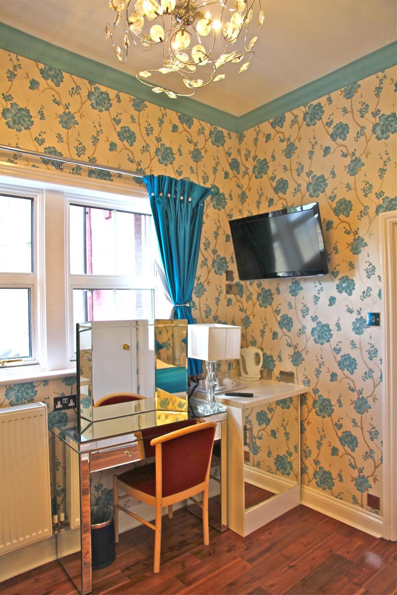 Crompton Guest House Hounslow Exteriör bild