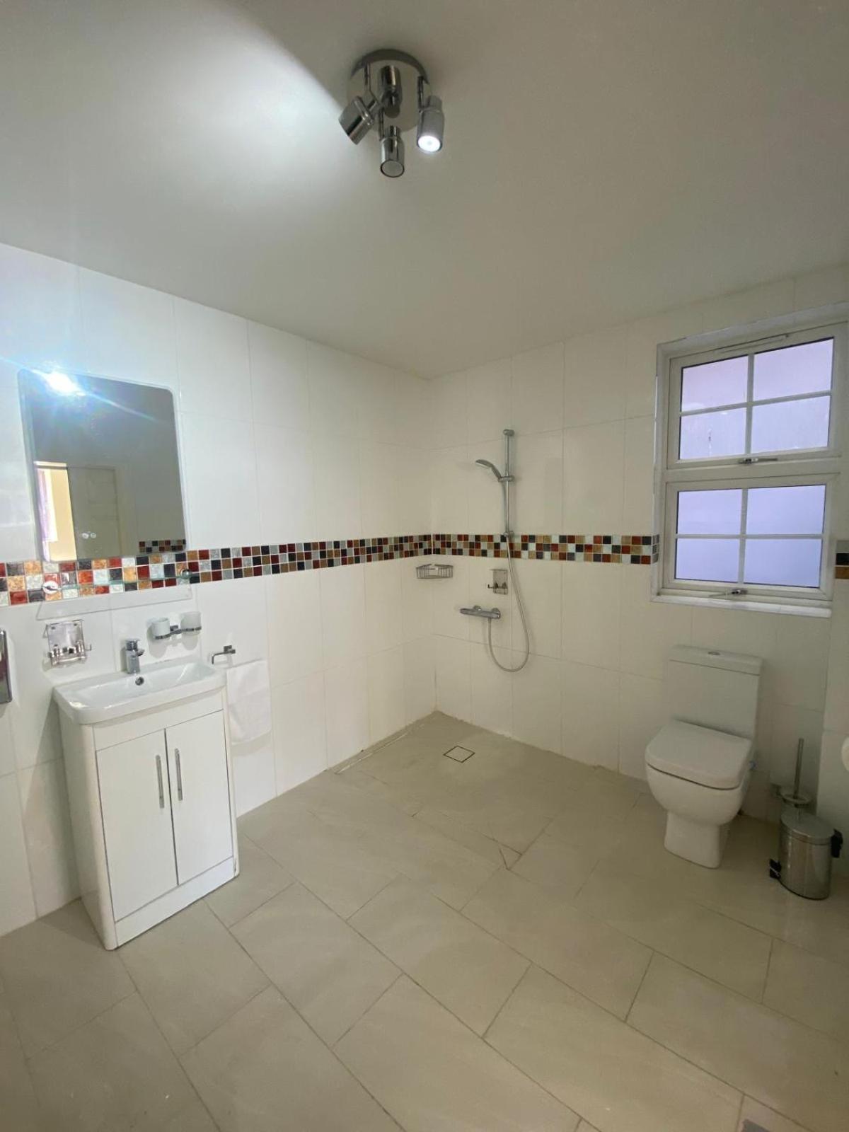 Crompton Guest House Hounslow Exteriör bild