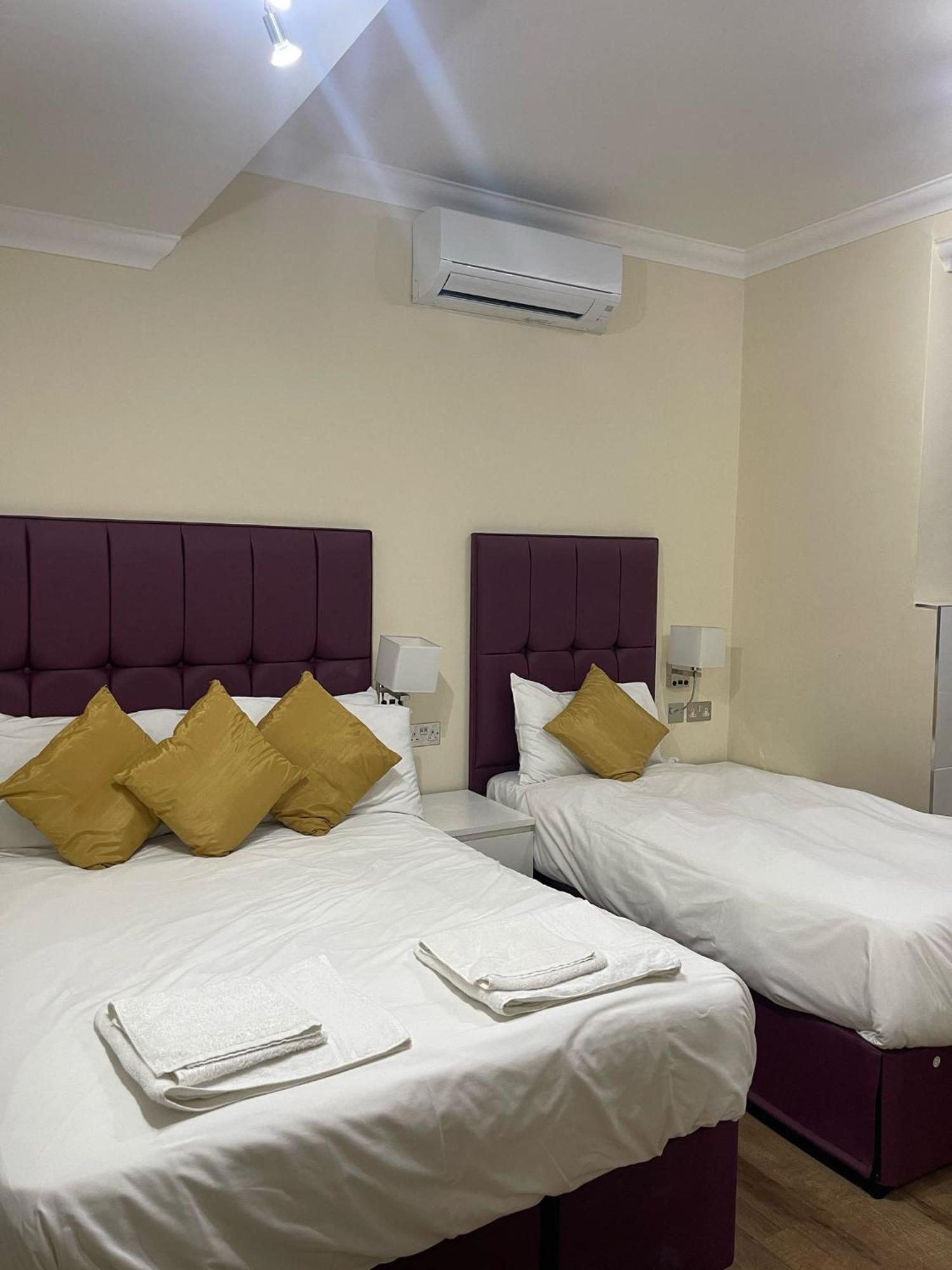 Crompton Guest House Hounslow Exteriör bild