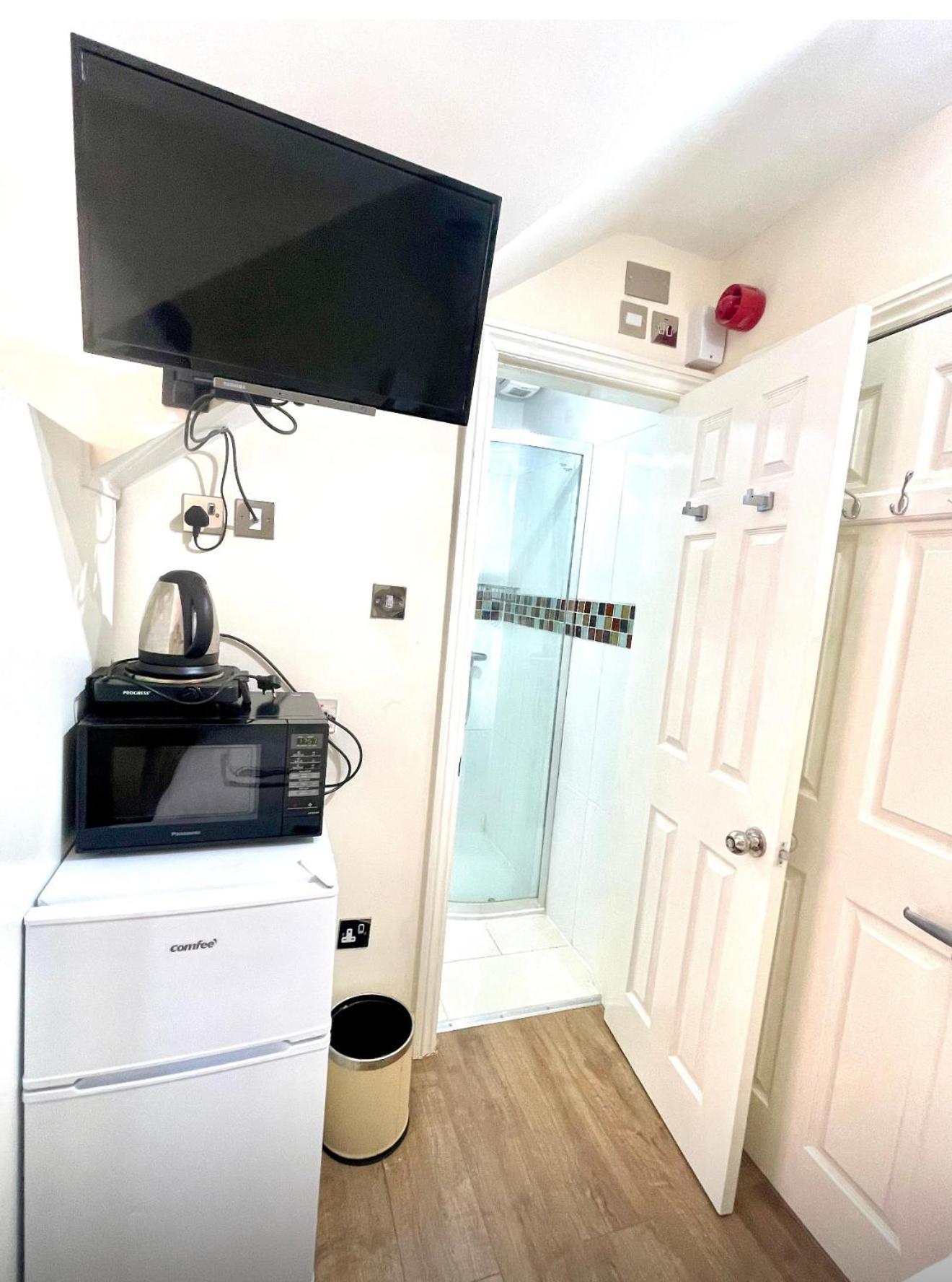 Crompton Guest House Hounslow Exteriör bild