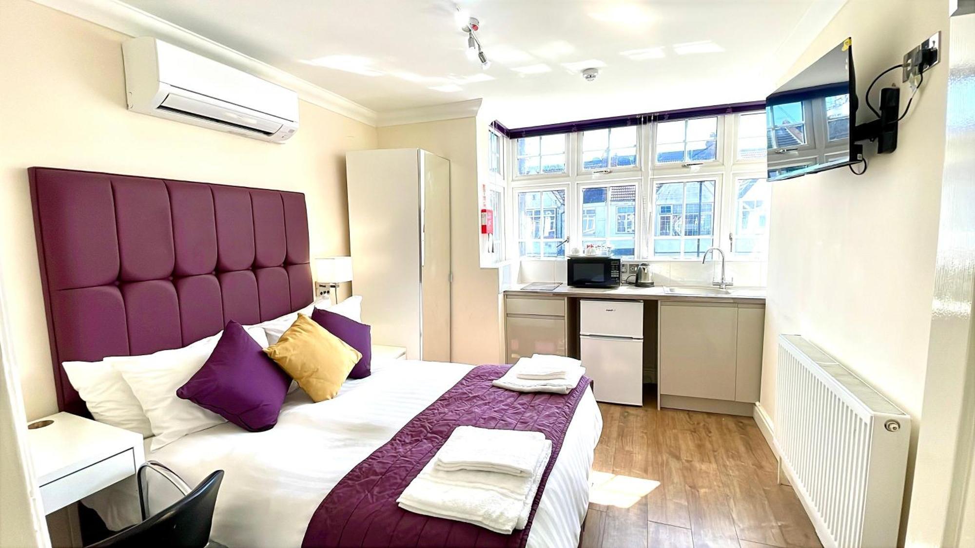 Crompton Guest House Hounslow Exteriör bild