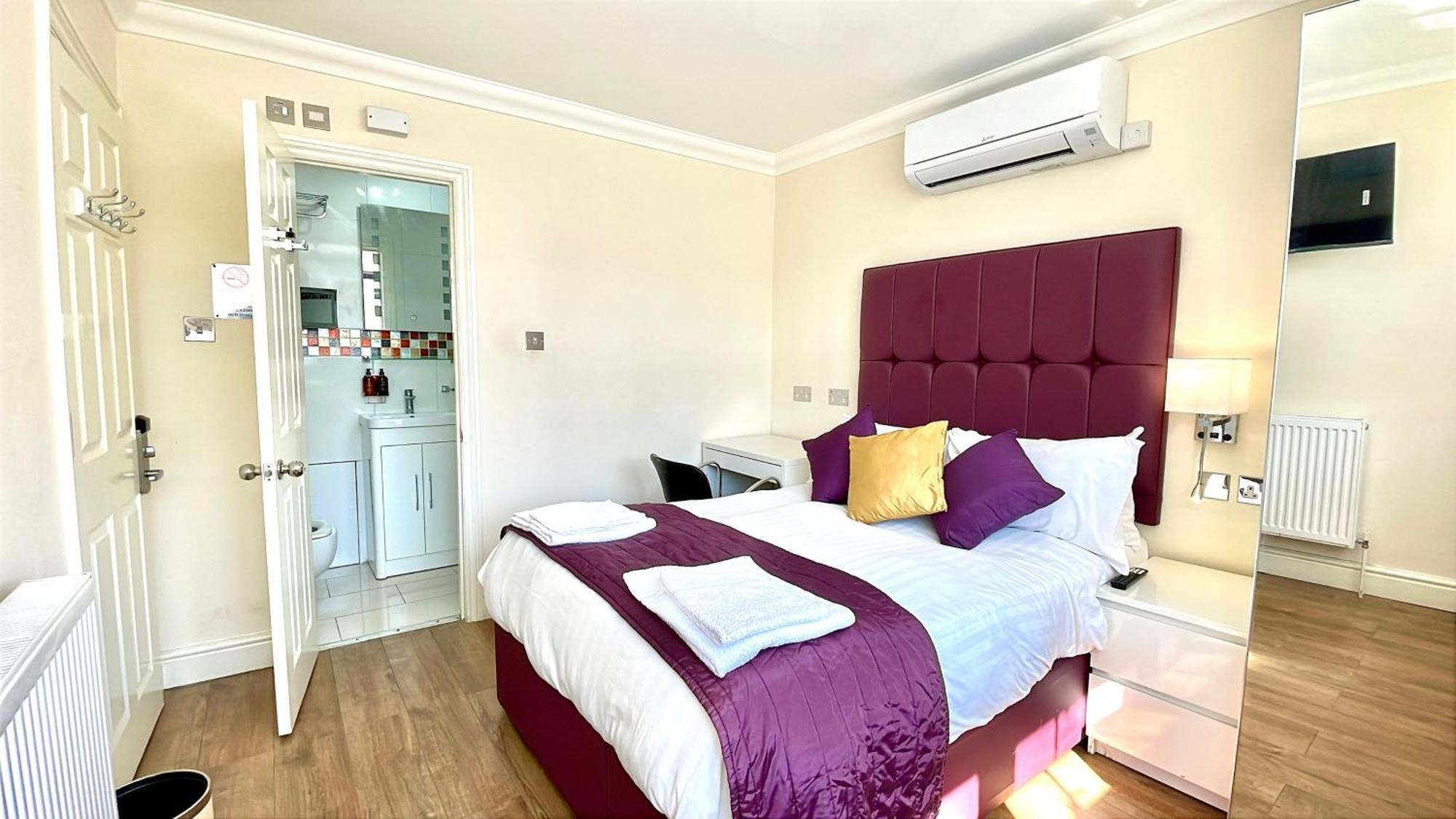 Crompton Guest House Hounslow Exteriör bild