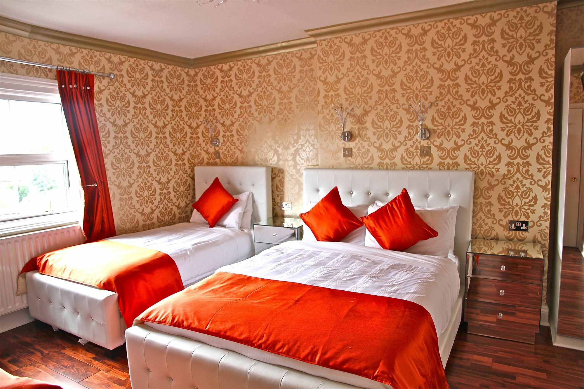 Crompton Guest House Hounslow Exteriör bild