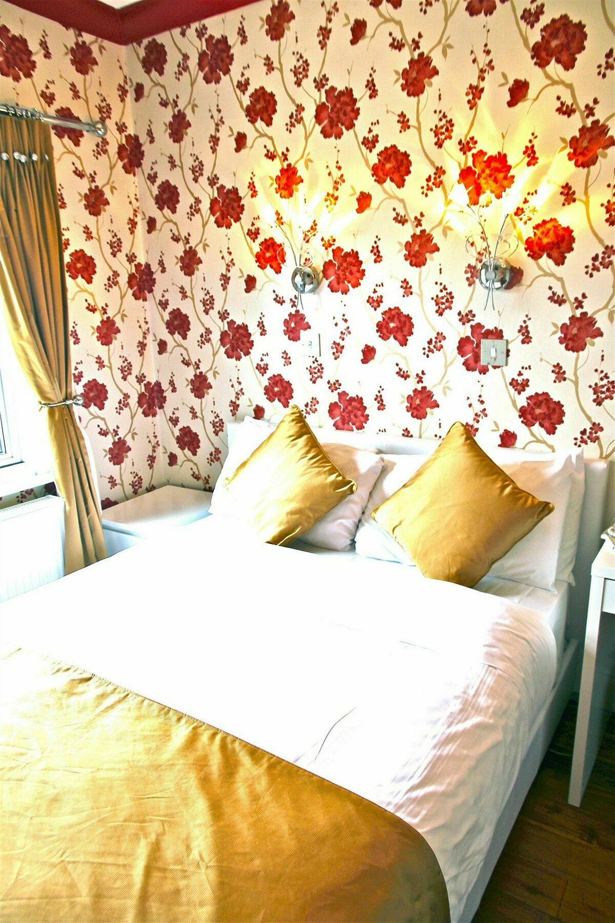 Crompton Guest House Hounslow Exteriör bild