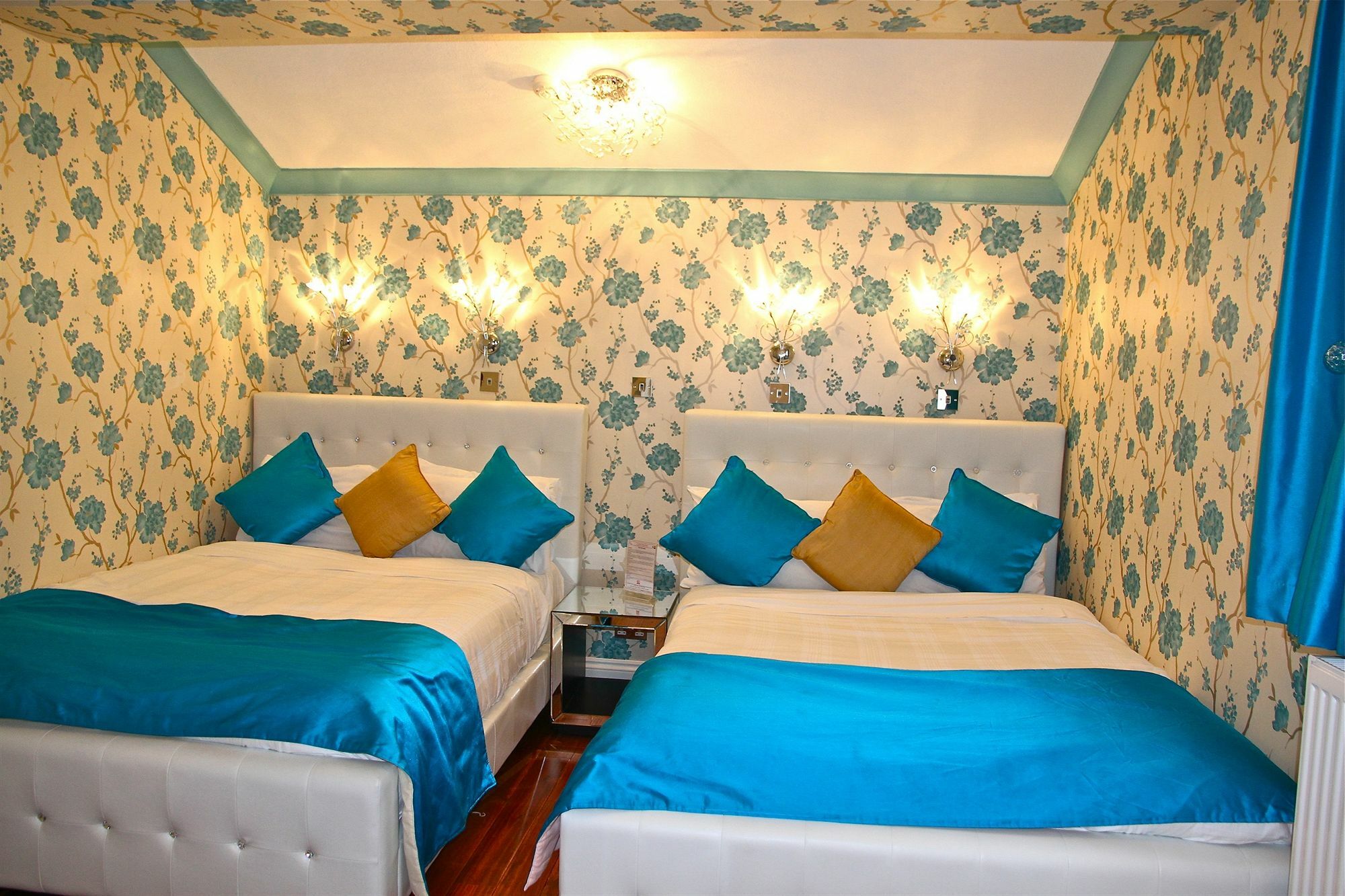 Crompton Guest House Hounslow Exteriör bild