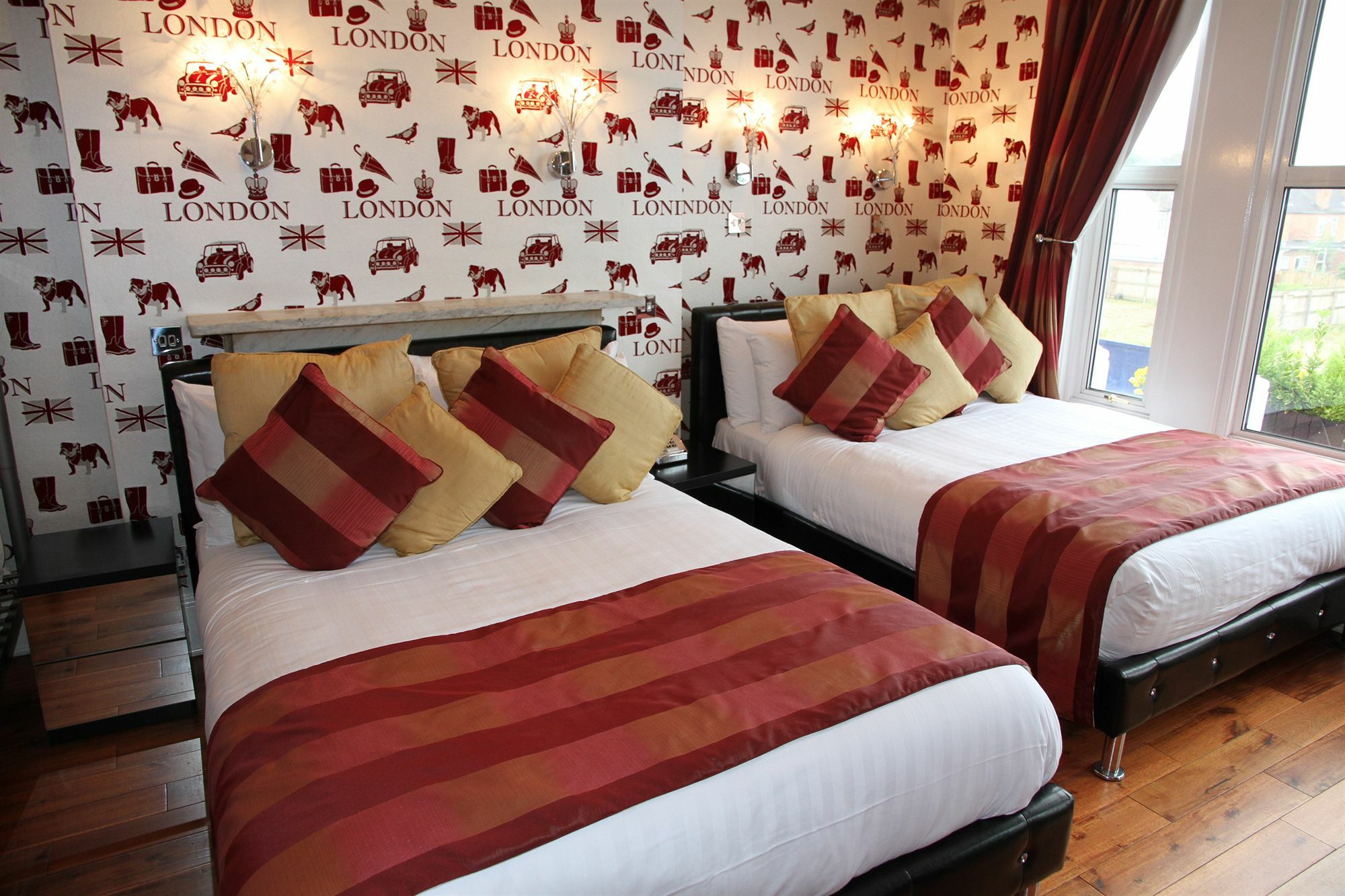 Crompton Guest House Hounslow Exteriör bild